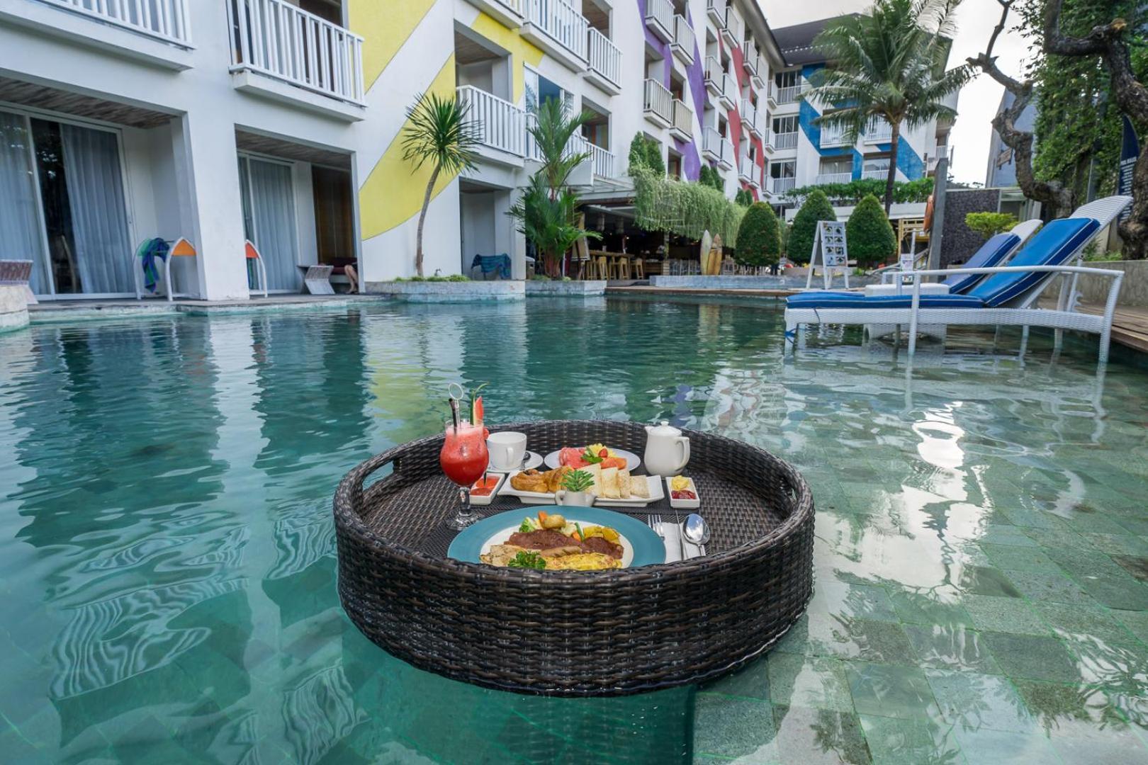 Bliss Surfer Hotel By Tritama Hospitality Legian Exteriör bild