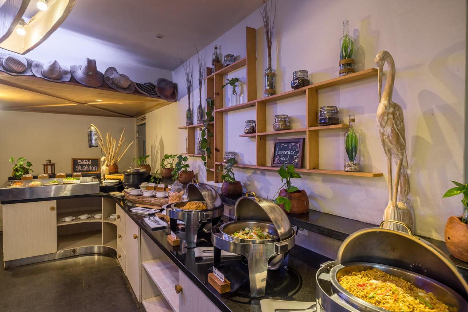 Bliss Surfer Hotel By Tritama Hospitality Legian Exteriör bild