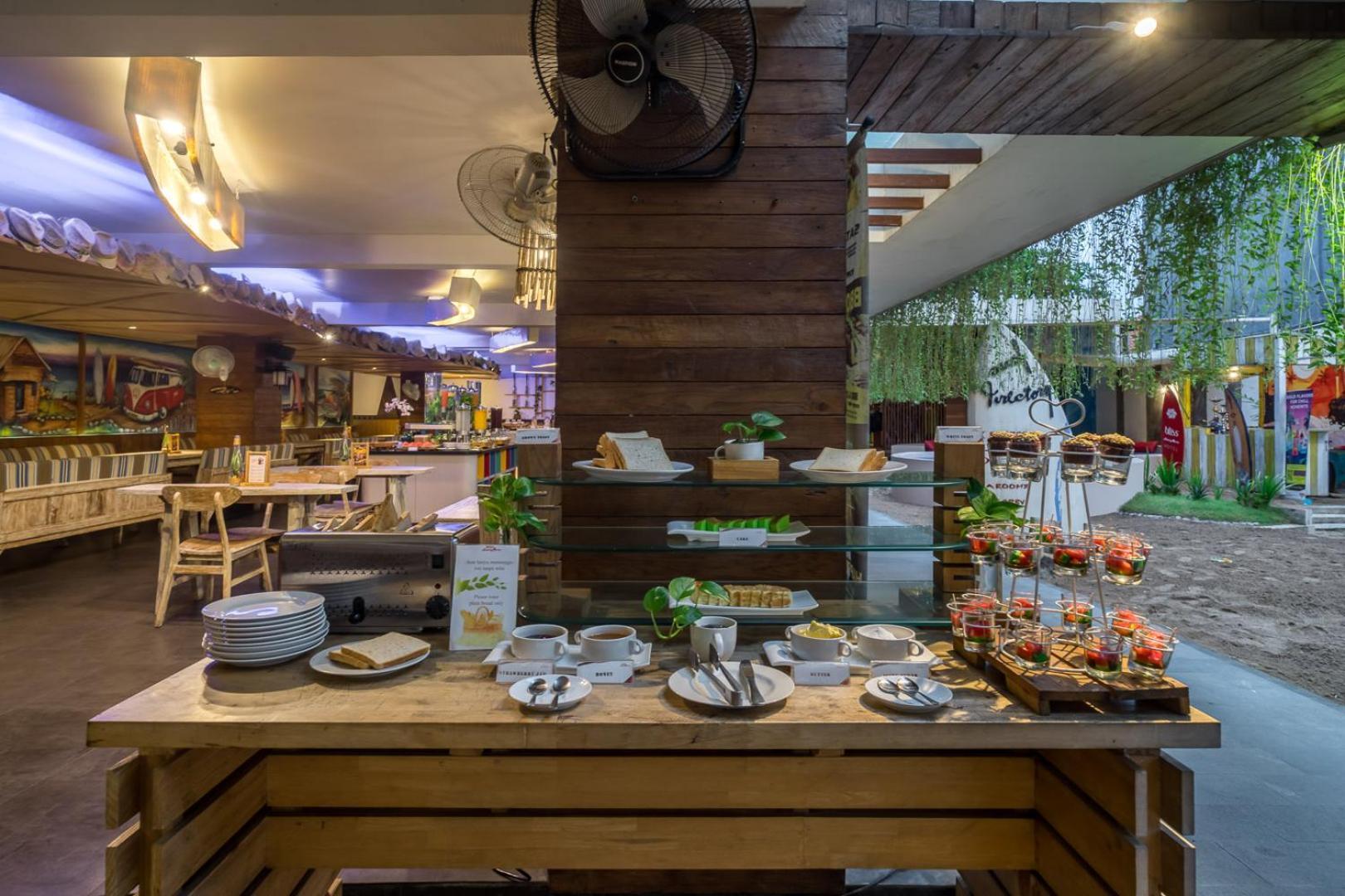 Bliss Surfer Hotel By Tritama Hospitality Legian Exteriör bild